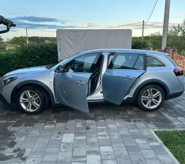 Opel Insignia Country Tourer Full oprema - cover