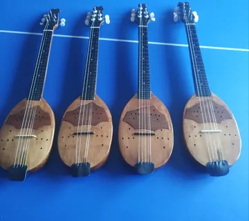 Nove tambure - cover