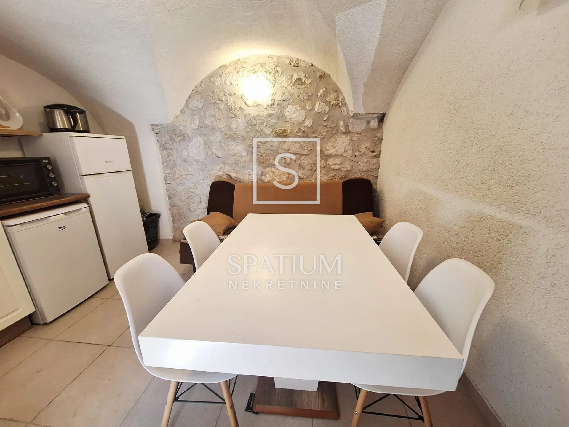 GRIŽANE, SAMO U NAŠOJ PONUDI, KUĆA SA 2 STANA - cover