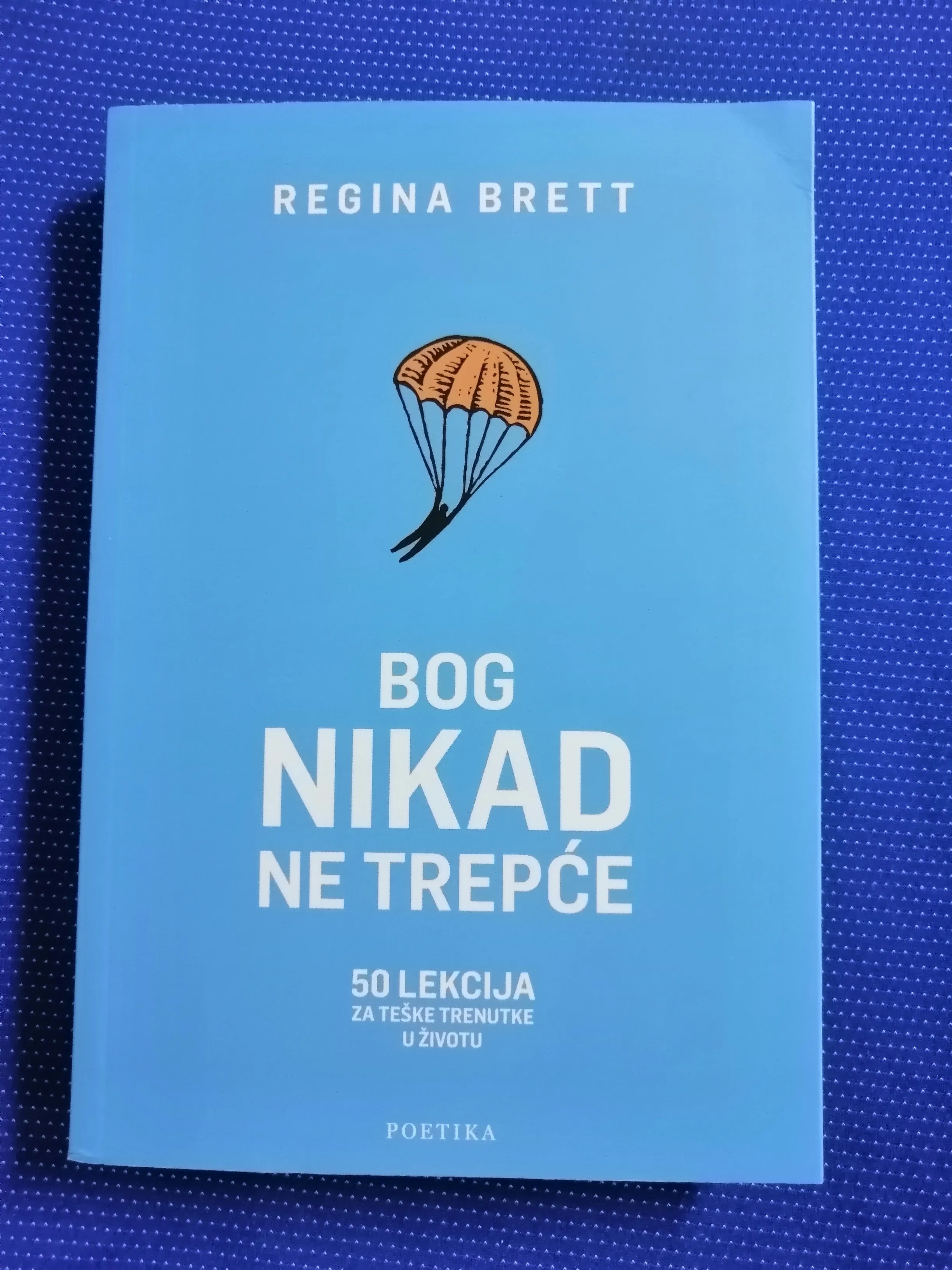 Regina Brett – Bog nikad ne trepće - cover