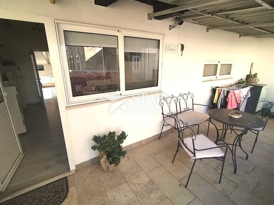 Rijeka, Trsat, stan 1s+db na 1. katu sa terasom - cover