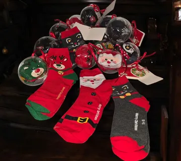 Božićne čarape u kuglici – poklon set - cover