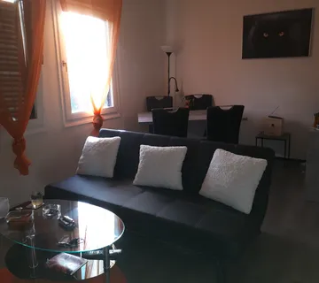 Samostojeća kuća,  velika okućnica - cover