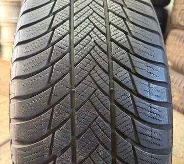 Zimske gume Bridgestone Blizzak LM001  225/60R17  / 2 komada - cover