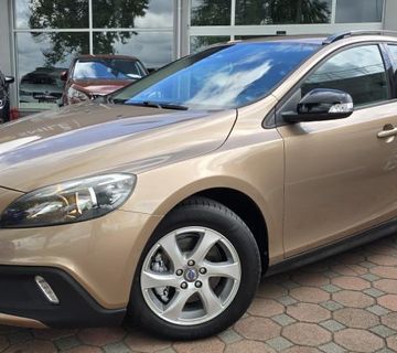 Volvo V40 Cross Country 1.6D, NAVI, AUT.KLMA, TEMP, SERVISNA, JAMSTVO. - cover