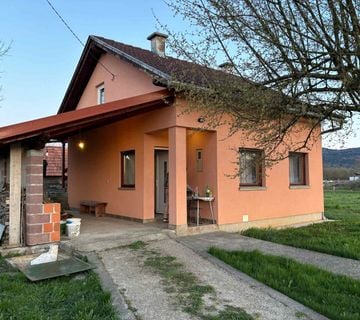 Kuća + 10.000 m2 zemljišta - cover