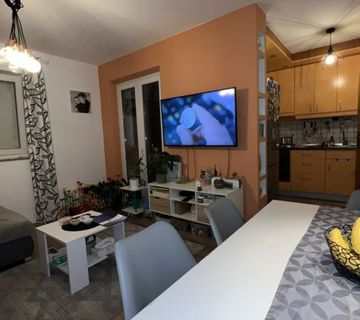Grad Krk, odličan dvosoban stan od 57m2 na prvom katu! (prodaja) - cover
