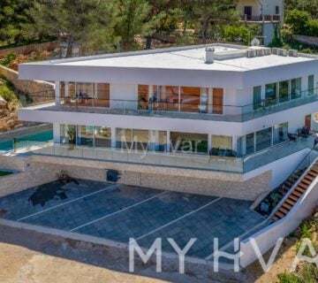 Villa prvi red do mora u Basini - cover