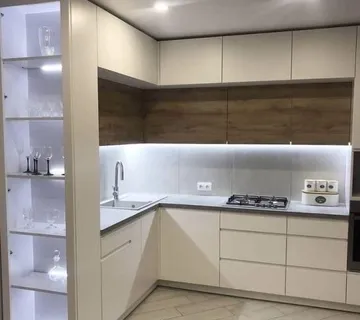 Kuhinja lakirana mat bijela - cover