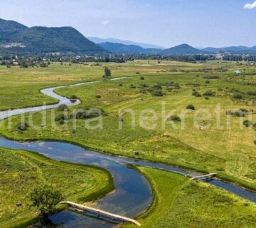 Lika / Sinac, imanje od 9.157 m2, novouređena kuća s garažom - cover