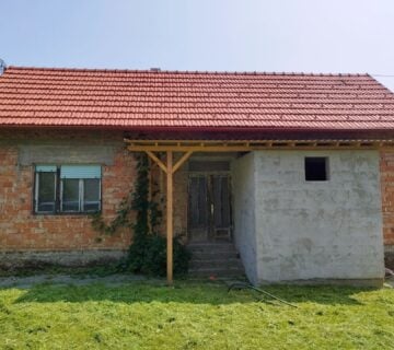 KUĆA Beletinec, 62.00 m2 SA PREKRASNIM DVORIŠTEM 1063 m2!! - cover