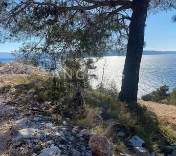 Brač - ekskluzivno građevinsko zemljište, udaljeno 100 m od mora - cover