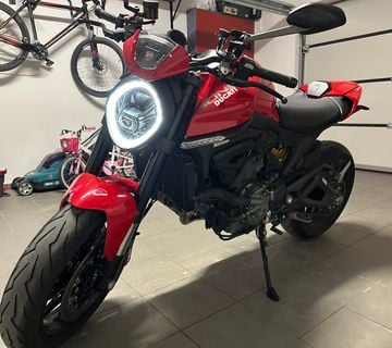 Ducati Monster 937 cm3 - cover