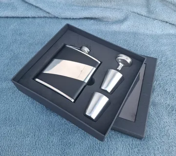 Set pljoska i čašice II. - cover