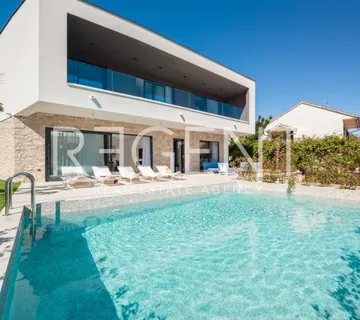 Rogoznica – Luksuzna vila 200 m2 uz more - cover