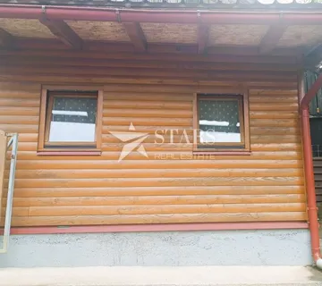 Moravice - Dvosobni stan s garažom, vrtom i legaliziranom kućicom - cover