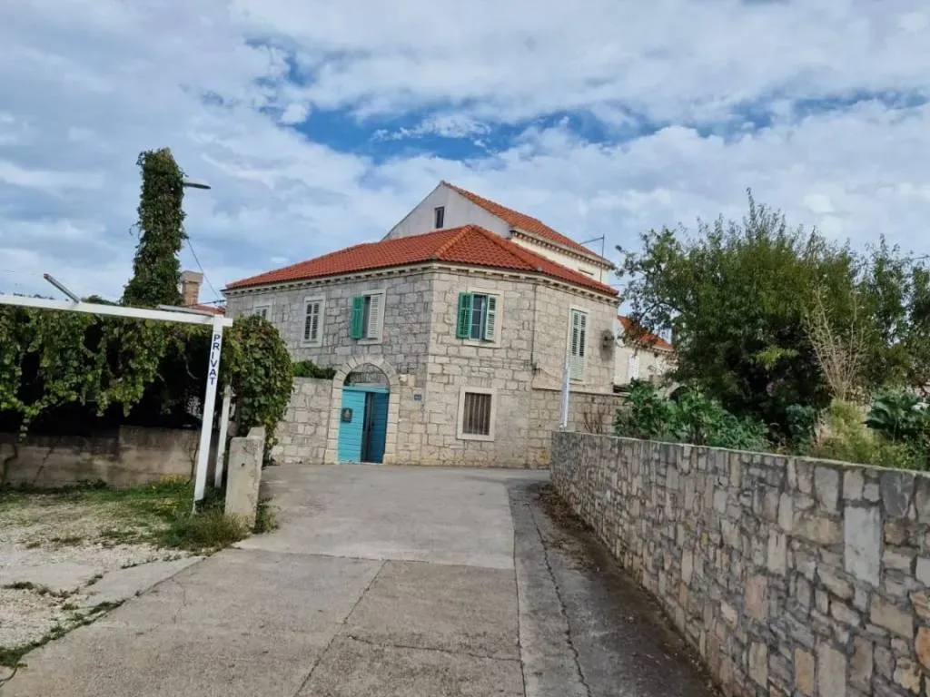 Kuća na prodaju - Lumbarda - cover