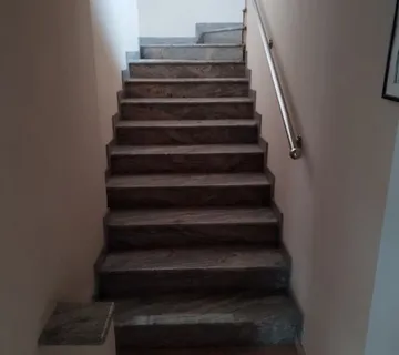 Kuća za radnike: Osijek, ind.zona, 180.00 m2 - cover