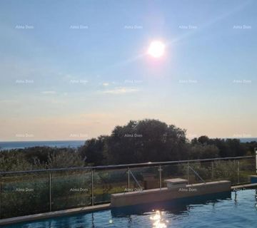 UMAG, Prekrasan stan s bazenom i pogledom na more (prodaja) - cover