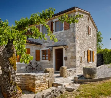 Villa Nona Lucia - cover