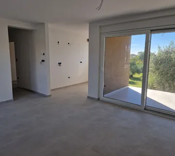 Prodaja, novi stan na 1.katu, 72m2 - cover