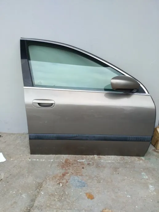 Peugeot 607 prednja desna vrata - cover