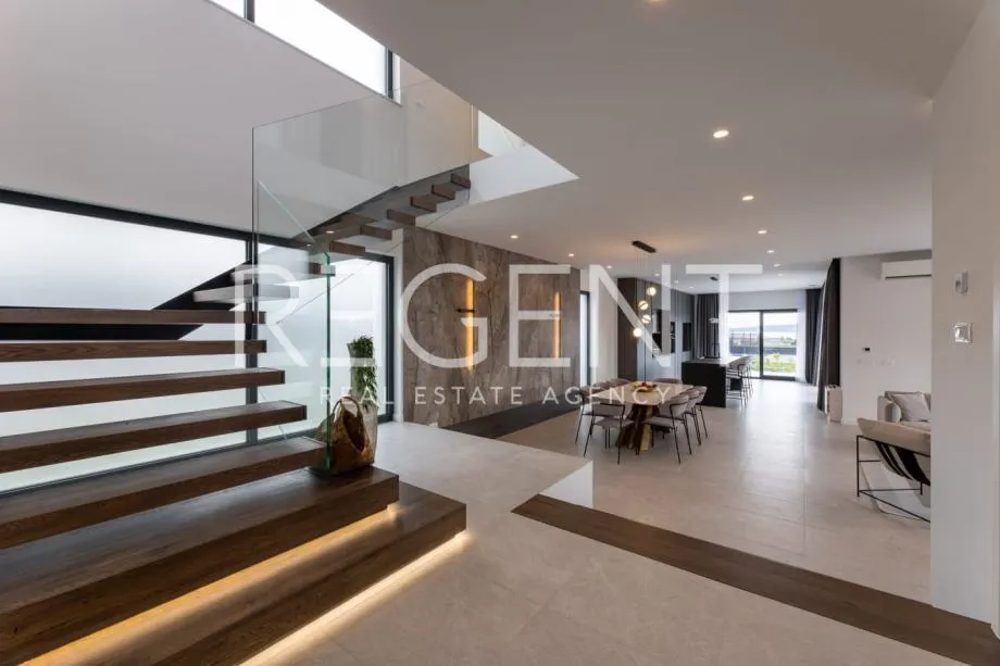 Split, Kaštela - Vila modernog dizajna sa bazenom i pogledom na more - cover