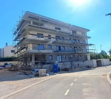 :VABRIGA STAN NA PRODAJI SA LIFTOM 800 M OD MORA (prodaja) - cover