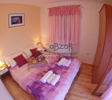 SUKOŠAN-Apartmanska kuća sa 7 apartmana - cover