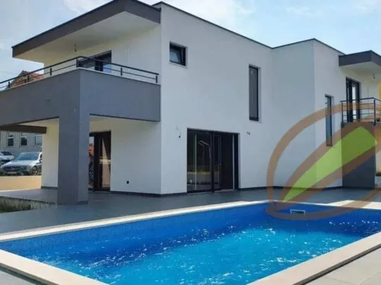 Istra, Labin moderna vila s bazenom, novogradnja - cover
