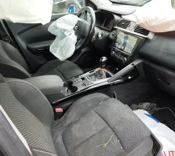 RENAULT KADJAR 2015 DIJELOVI UNUTRAŠNJOSTI - cover