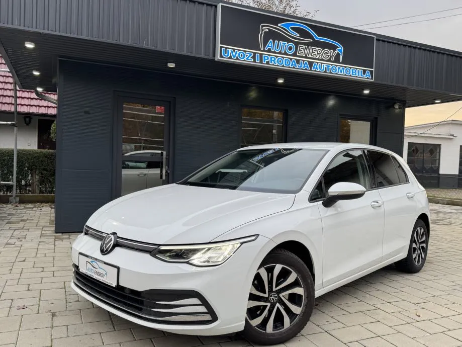 VW Golf 8 2,0 TDI 110 kw DSG  Kamera, LED, Ambijent, Reg. do 8/2026 - cover