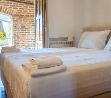 EKSLUZIVA-SVETI LOVREČ-HERAKI-KAMENA KUĆA SA BAZENOM NA PRODAJI - cover