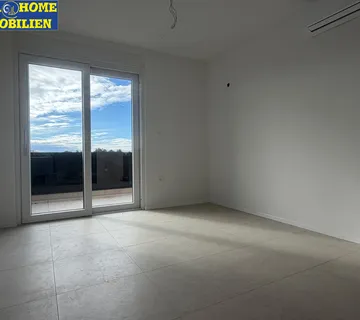 Nov, useljiv stan u Vabrigi, 800 m od mora - cover