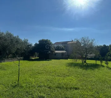 Građevinsko zemljište udaljeno 3 km. od mora - cover