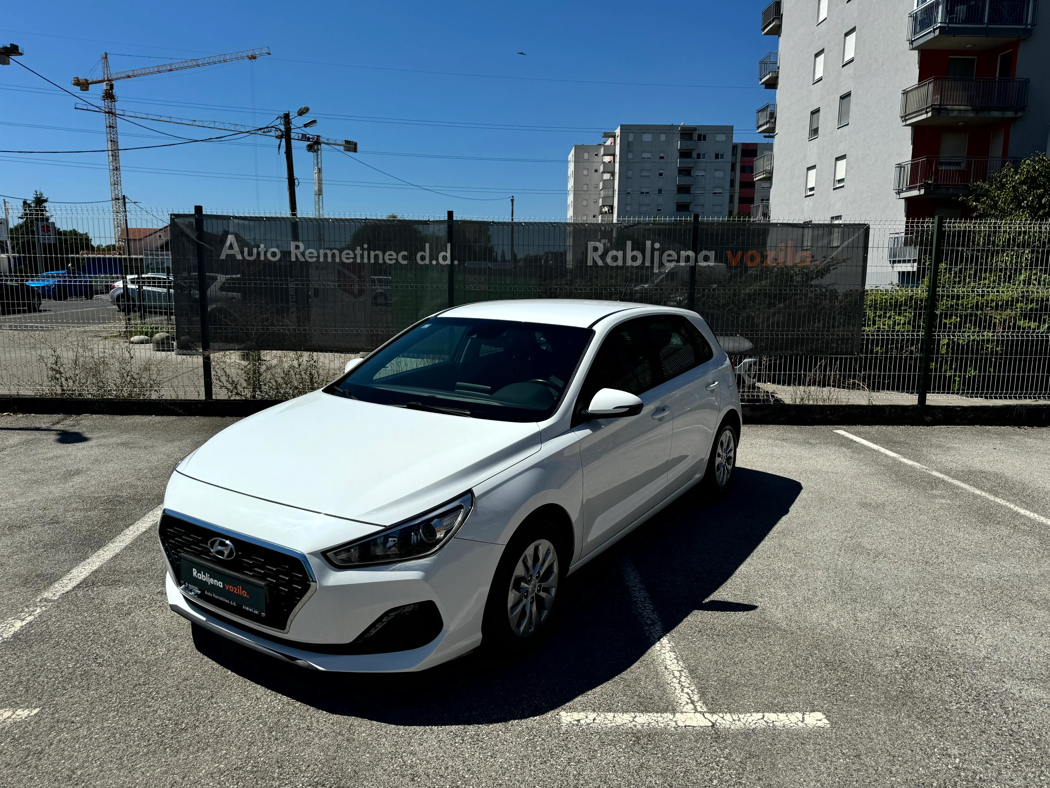 Hyundai i30 1,6 CRDi - cover