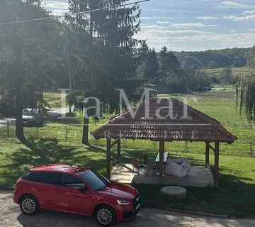 Jesenovec - samostojeća kuća sa 3 odvojena stana - cover