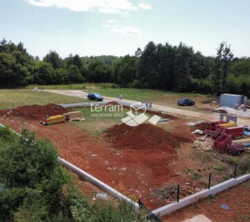 Istra, Barban, građevinsko zemljište s građevinskom dozvolom za duplex kuću, #prodaja - cover