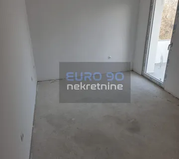 Zemunik Donji-Trosoban Stan, 1. Kat, Dva Parkinga !!!