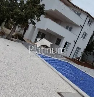 Istra,Medulin kuća s tri apartmana i bazenom na 300 m od mora - cover