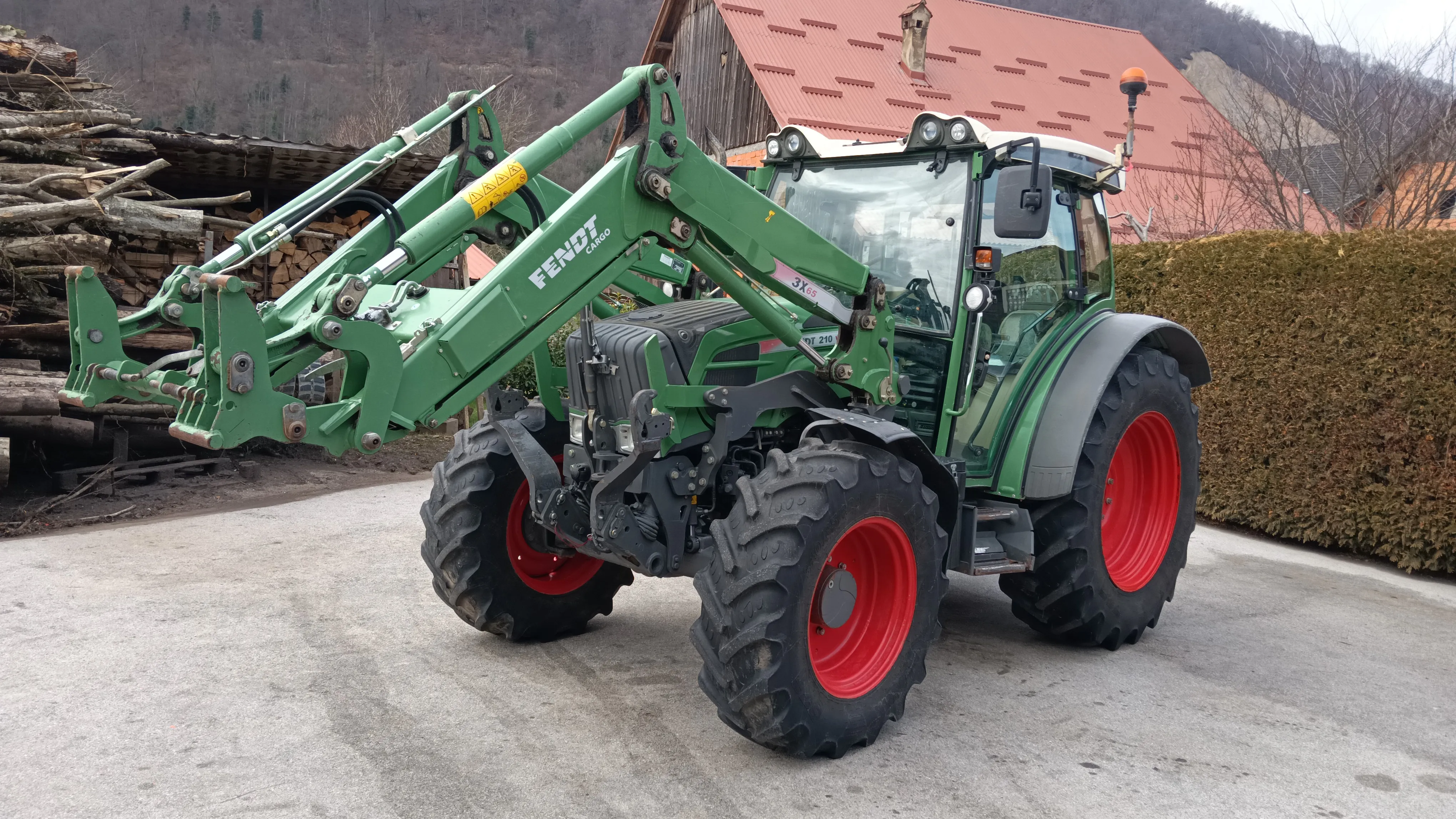 FENDT 210 VARIO TMS - 105 KONJEV - KLIMA - HIDRAVLIKA - NAKLADAČ - cover
