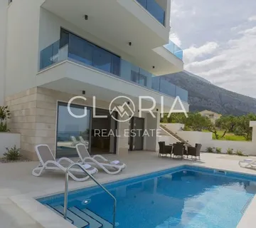 IZVANREDNA PRILIKA U MAKARSKOJ - investicija ili vrhunski odmor?! - cover