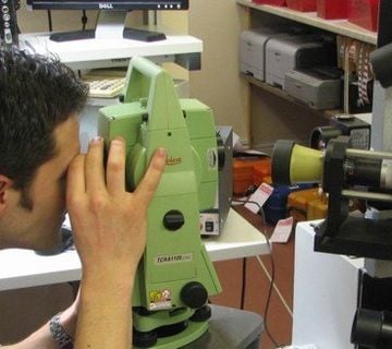Servis nivelira, lasera i ostale geodetske opreme, R1, garancija - cover