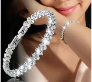 Prekrasna kristalna narukvica BLX - cover