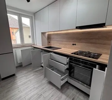 Kuhinja izrađena po mjeri antifingers mat - cover