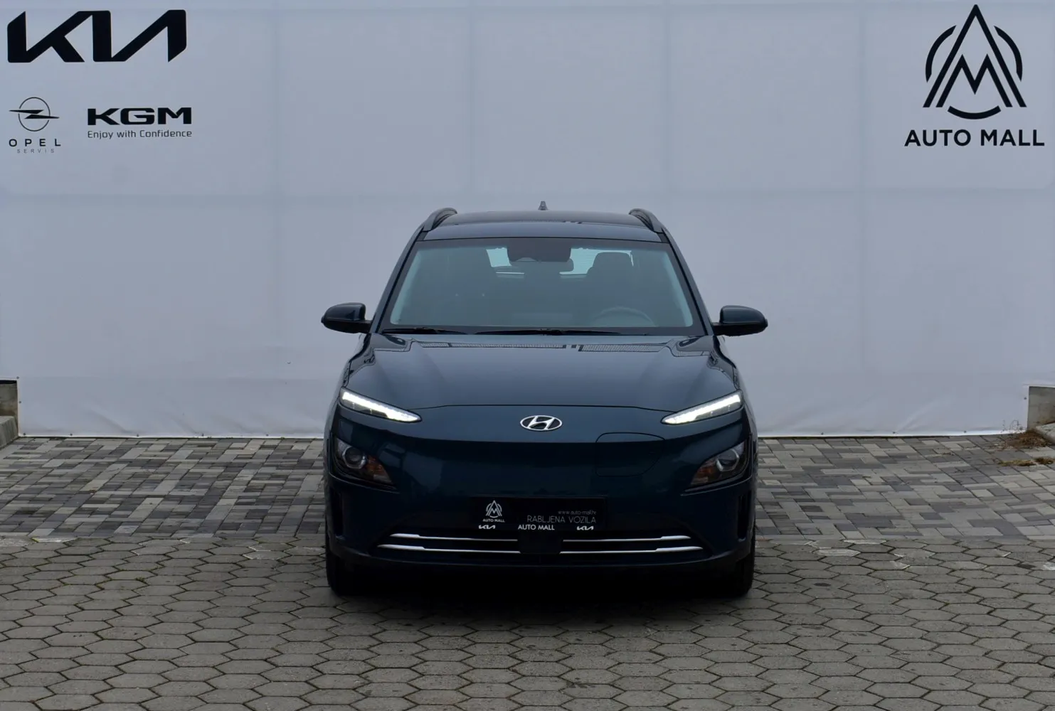 Hyundai Kona EV 39.2 KWh A/T *ODLIČNA OPREMA, REGISTRACIJA DO 11/2026* - cover