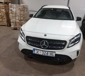Mercedes-Benz GLA 200 d - cover