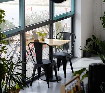 Stolice za kafiće i restorane - cover