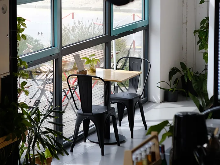 Stolice za kafiće i restorane - cover