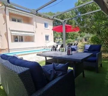 Istra, Pula, samostojeća vila s bazenom (prodaja) - cover